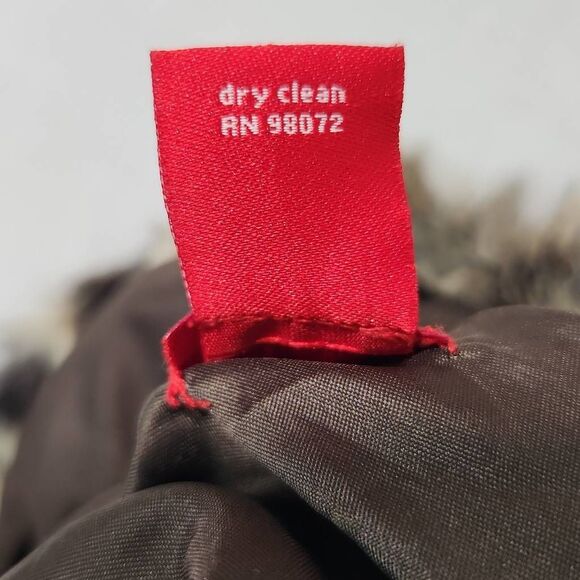 Red by Saks Fifth Avenue Women's One Size Leopard Print Acrylic Scarf - Picture 4 of 9